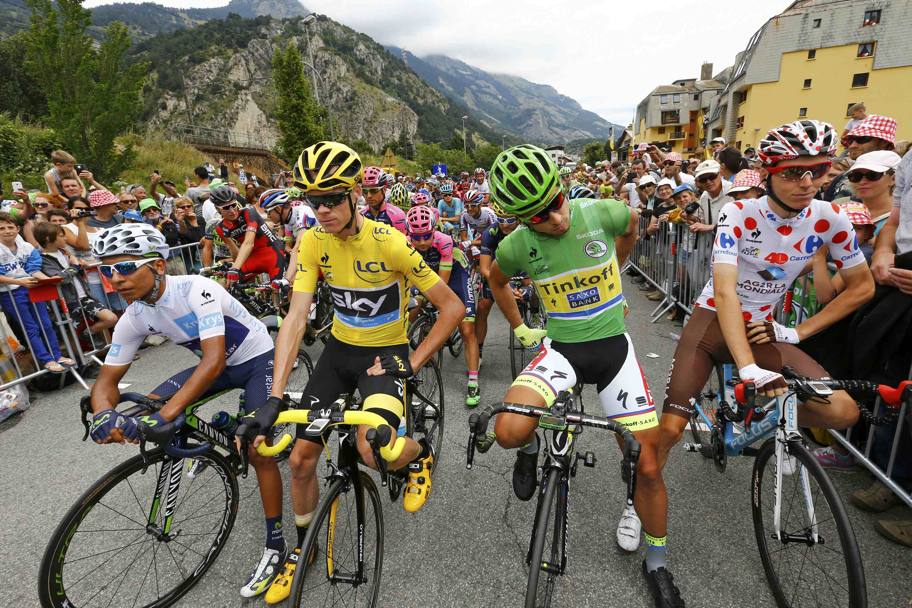 Le quattro maglie schierate alla partenza da Modane per la ventesima e penultima tappa del Tour. Reuters